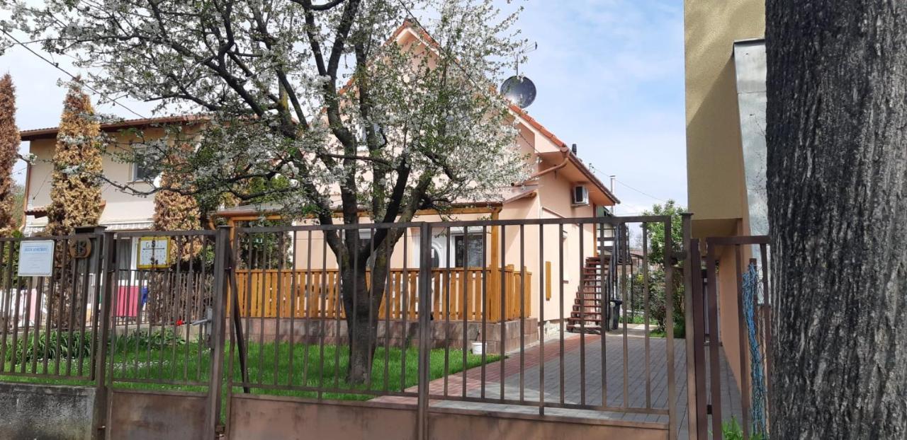 Rozsa Apartment Hajdúszoboszló Exterior foto