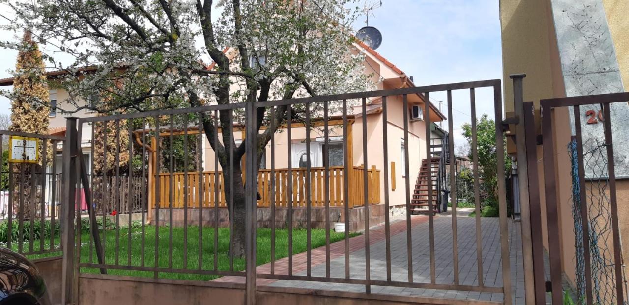 Rozsa Apartment Hajdúszoboszló Exterior foto